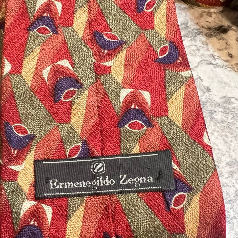 Ermenegildo Zegna Red Pattern Mens Tie